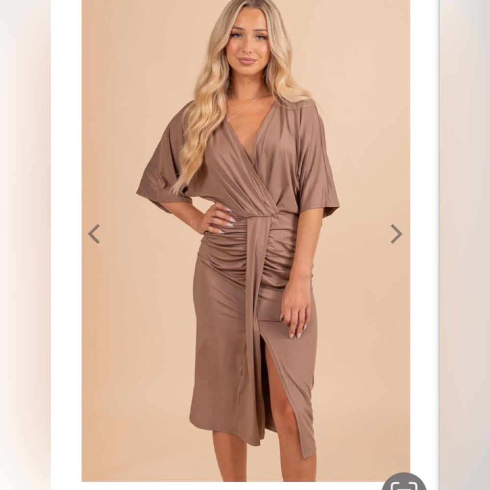 NWT Fall Into Me Mini Dress
L/ Brown